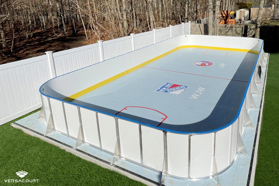 Backyard hockey rink